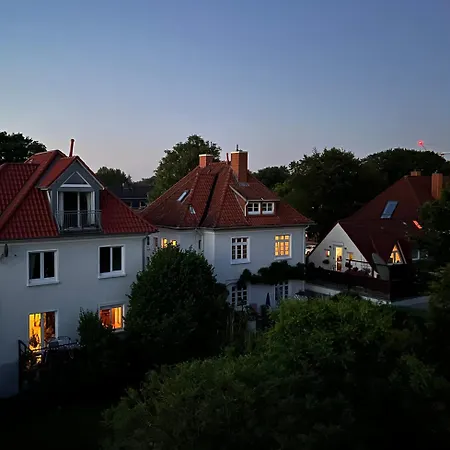 Lejlighed Lichtdurchflutete Dachgeschosswohnung In Uninaehe