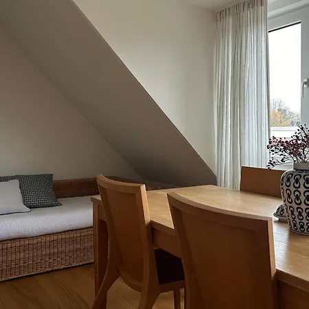 Apartamento Lichtdurchflutete Dachgeschosswohnung In Uninaehe *