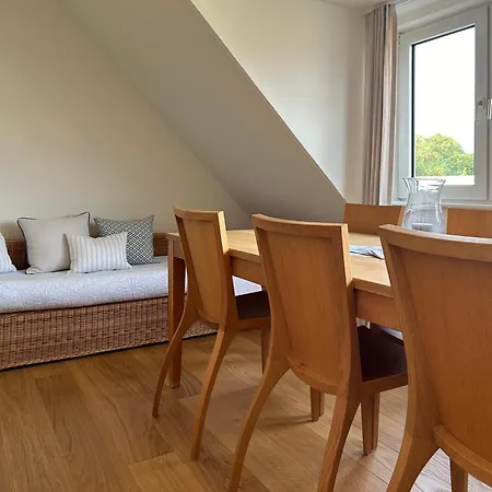 Lichtdurchflutete Dachgeschosswohnung In Uninaehe Apartamento *