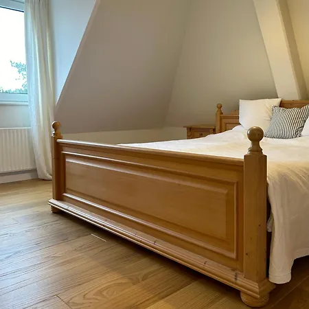 Lichtdurchflutete Dachgeschosswohnung In Uninaehe * Oldenburg