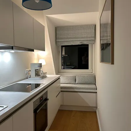 Lichtdurchflutete Dachgeschosswohnung In Uninaehe